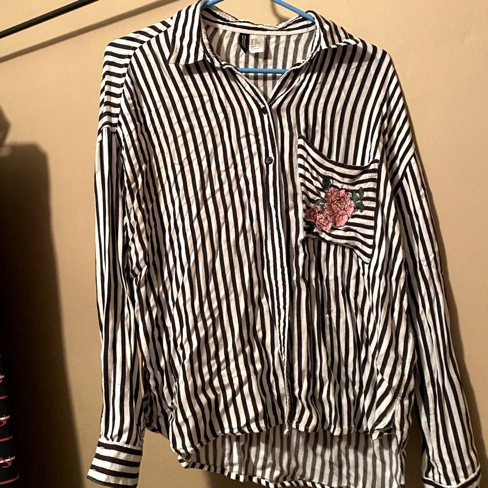 Striped button-down with embossed pocket sz 10